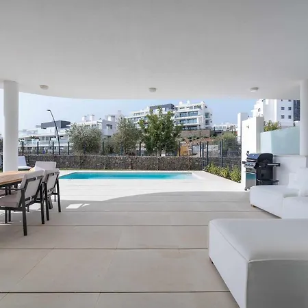Elegante Oasis Con Piscina Privada Fuengirola