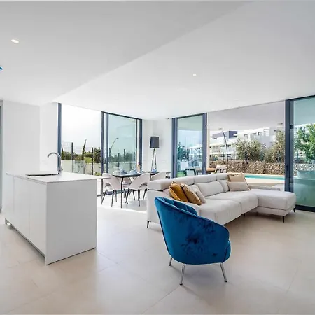 Elegante Oasis Con Piscina Privada