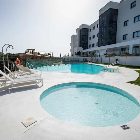 Elegante Oasis Con Piscina Privada *