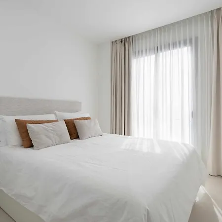 Elegante Oasis Con Piscina Privada